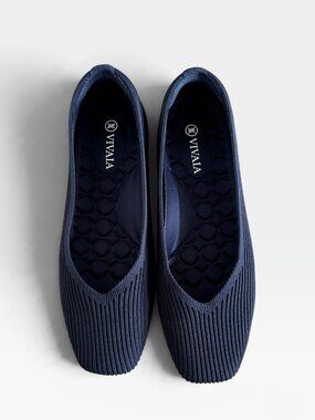 VIVAIA Margo Walker Square Toe V-Cut Flats In Navy Size 6.5